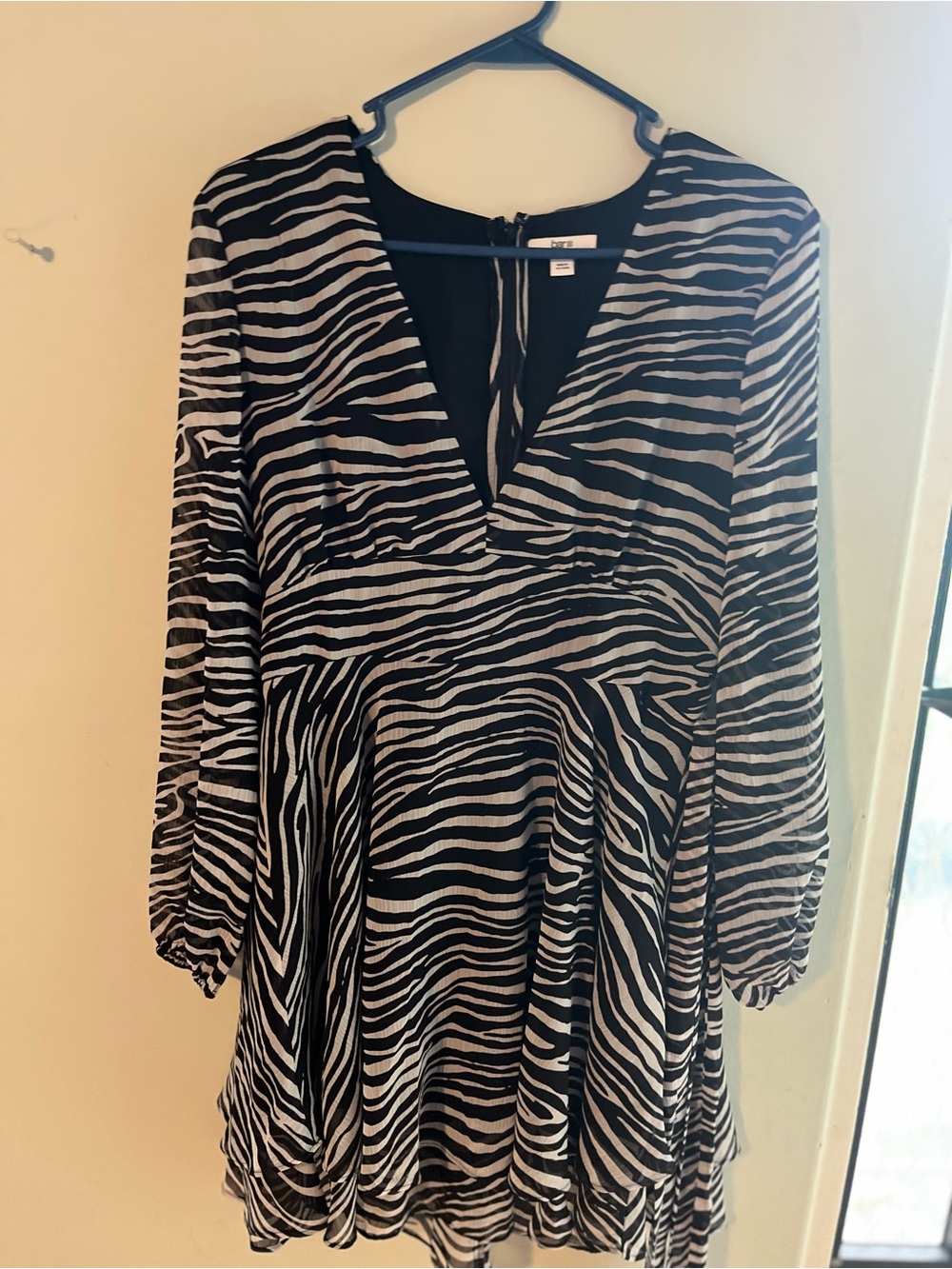 Bar III Black & White Zebra-Print V-Neck Long Sleeve Dress